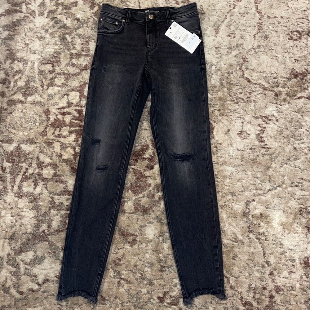 NWT Zara Frayed Hem Distressed Black Denim Skinny Jeans